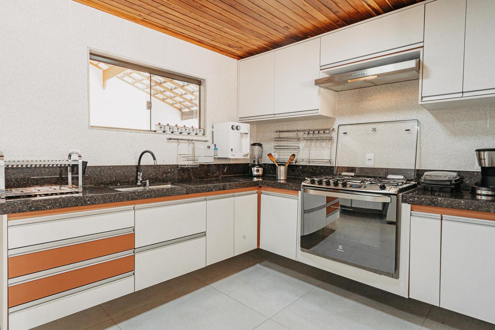Casadecastelhanos, Quadra Do Mar De Castelhanos, 4 Suites Com Ar, Churrasqueira, Piscina, Hidromassagem, Cozinha Integrada Gourmet Ideal Para Familia E Amigos Anchieta  Exteriör bild